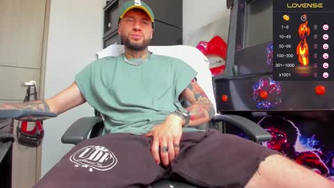 steven  online show from February 22, 8:20 pm