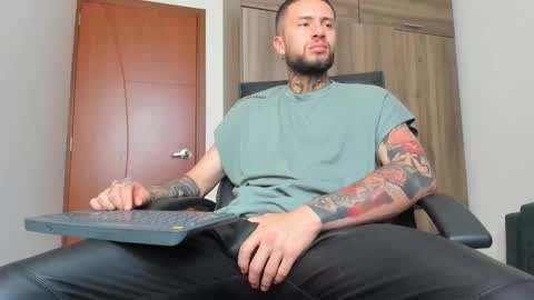 steven  online show from September 9, 9:04 pm