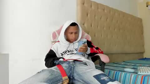 mastermorenohot23 online show from July 17, 9:22 am