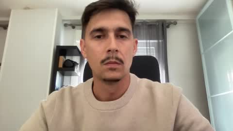 Aaron online show from October 16, 2:06 pm