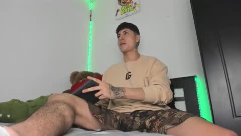 mateo_escobar online show from February 3, 11:58 am