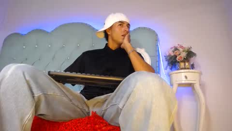 Matheo online show from May 5, 3:02 am