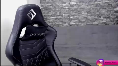 Mathew Independent model online show from April 21, 2:51 am