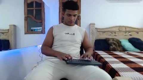 mathews__ online show from November 25, 3:05 am