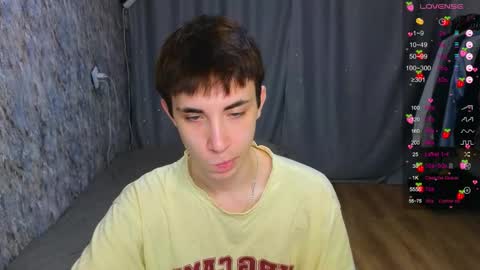 meet INDEPENDENT MODEL online show from November 28, 11:50 am