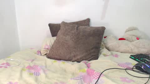 matraves online show from December 5, 7:33 pm