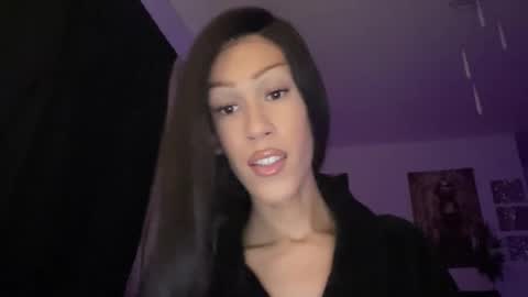 MOLLY MILLS online show from November 23, 5:05 am