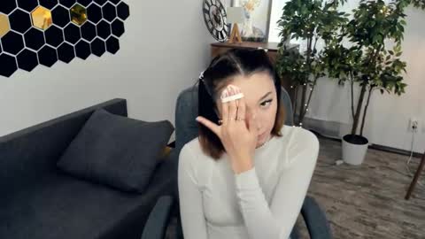 Kate online show from December 14, 9:37 am