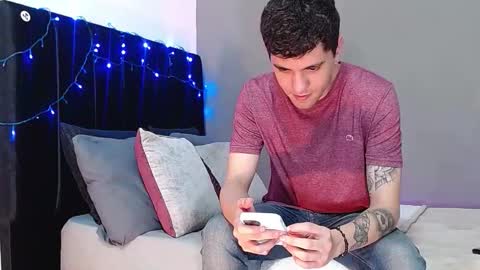 ---Matteo--- online show from December 16, 4:52 am