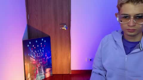 mattias     online show from April 20, 12:35 am