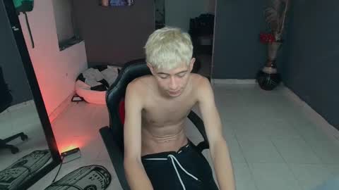 mattias     online show from March 10, 6:23 pm