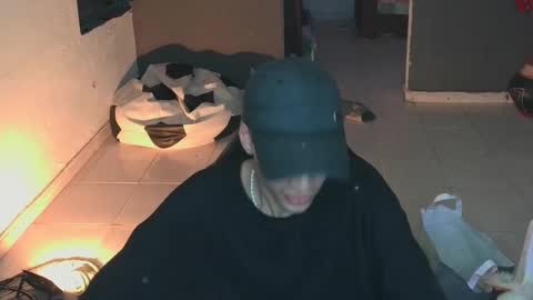 mattias     online show from February 19, 5:16 am