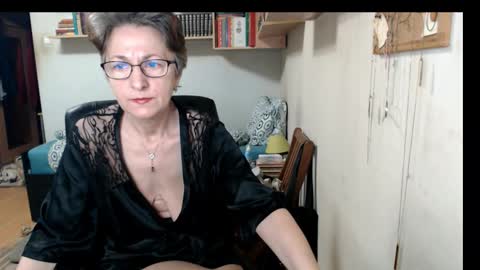 maturekate online show from September 25, 6:20 am