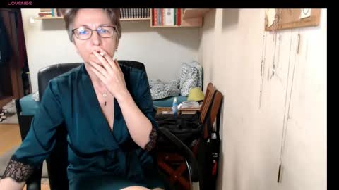maturekate online show from September 21, 7:23 am