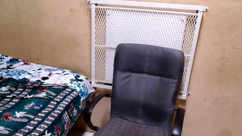 maturenesh online show from April 13, 7:23 am