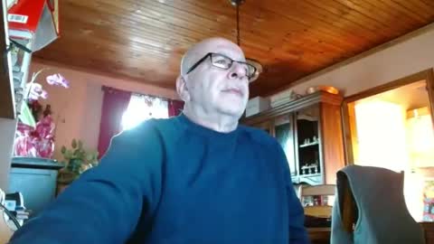 Maurice online show from January 17, 9:06 pm