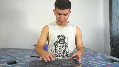 Max online show from December 5, 5:55 pm