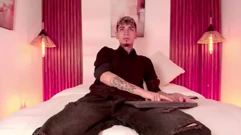 Max online show from March 9, 3:00 am