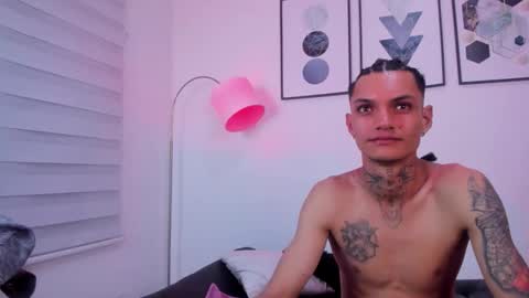 max_kaliifa online show from May 17, 8:40 pm
