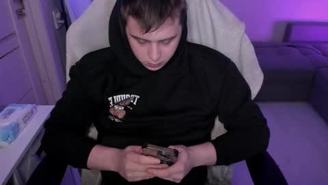 Max online show from January 17, 5:33 pm