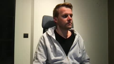 Max take off clothes online show from October 22, 7:26 pm