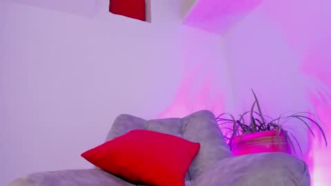 Max online show from November 21, 12:58 pm