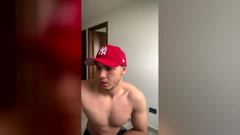 max_valiant1 online show from April 20, 12:08 pm