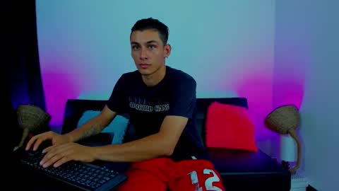 MAX     online show from September 30, 1:21 pm