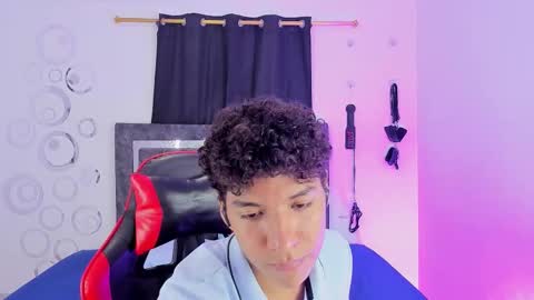 Maximiliano online show from November 15, 8:10 pm