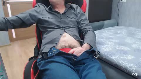 maximus3334 online show from March 7, 10:48 am