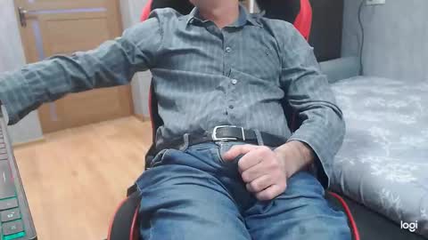 maximus3334 online show from January 7, 11:37 am