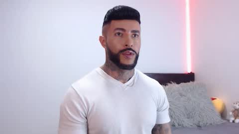 Independent Model online show from October 22, 6:16 am