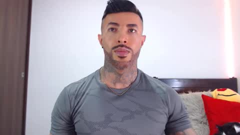 Independent Model online show from February 11, 3:54 am