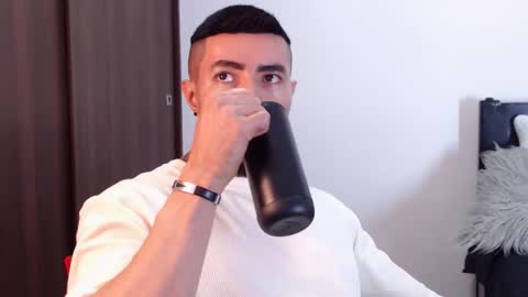 Independent Model online show from March 7, 3:29 am