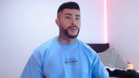 Independent Model online show from October 28, 4:13 am