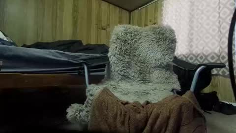 Max online show from February 10, 9:15 pm