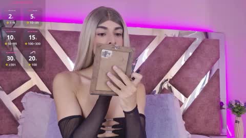 Maxi Rogers online show from June 5, 10:31 am