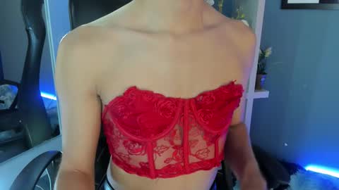 Maxi Rogers online show from March 1, 11:25 am