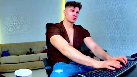 MaxKaiden online show from March 2, 5:41 am