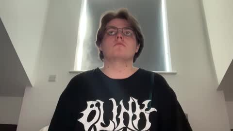 maxy online show from April 21, 4:03 pm