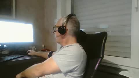 maxou569 online show from October 20, 7:13 am