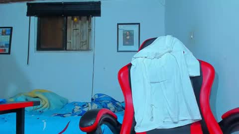 MAX online show from October 4, 7:33 pm