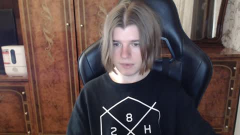 Max online show from January 27, 8:17 pm