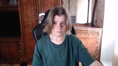 Max online show from October 8, 12:00 pm