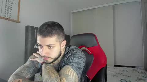 Snapshot of maxvibe_ chatting on October 30, 10:54 pm maxvibe_ online show from October 30, 10:54 pm