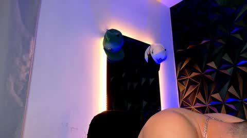 MAX online show from October 15, 11:38 pm