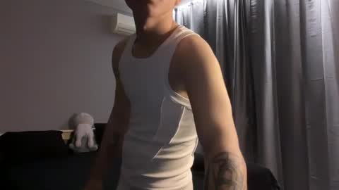 Max online show from April 20, 6:11 pm