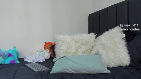 maxx_cortes online show from February 2, 7:14 pm