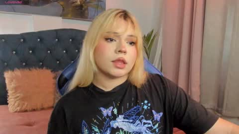 Maxine Minx online show from January 29, 2:30 am