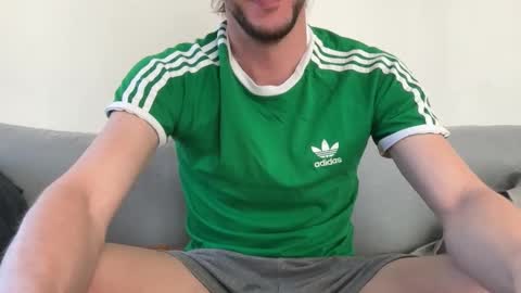 MaxXxurbate online show from April 6, 1:12 pm